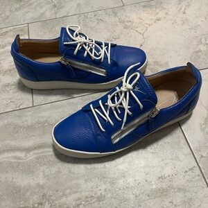 GIUSEPPE ZANOTTI BRIGHT BLUE LOW TOP SNEAKERS SIZE: US 12 (45 EURO)